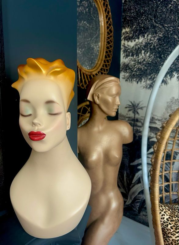 Vintage Lady Lulu Pillay Design “Kiss Me” Fibreglass Mannequin Head 18.5”