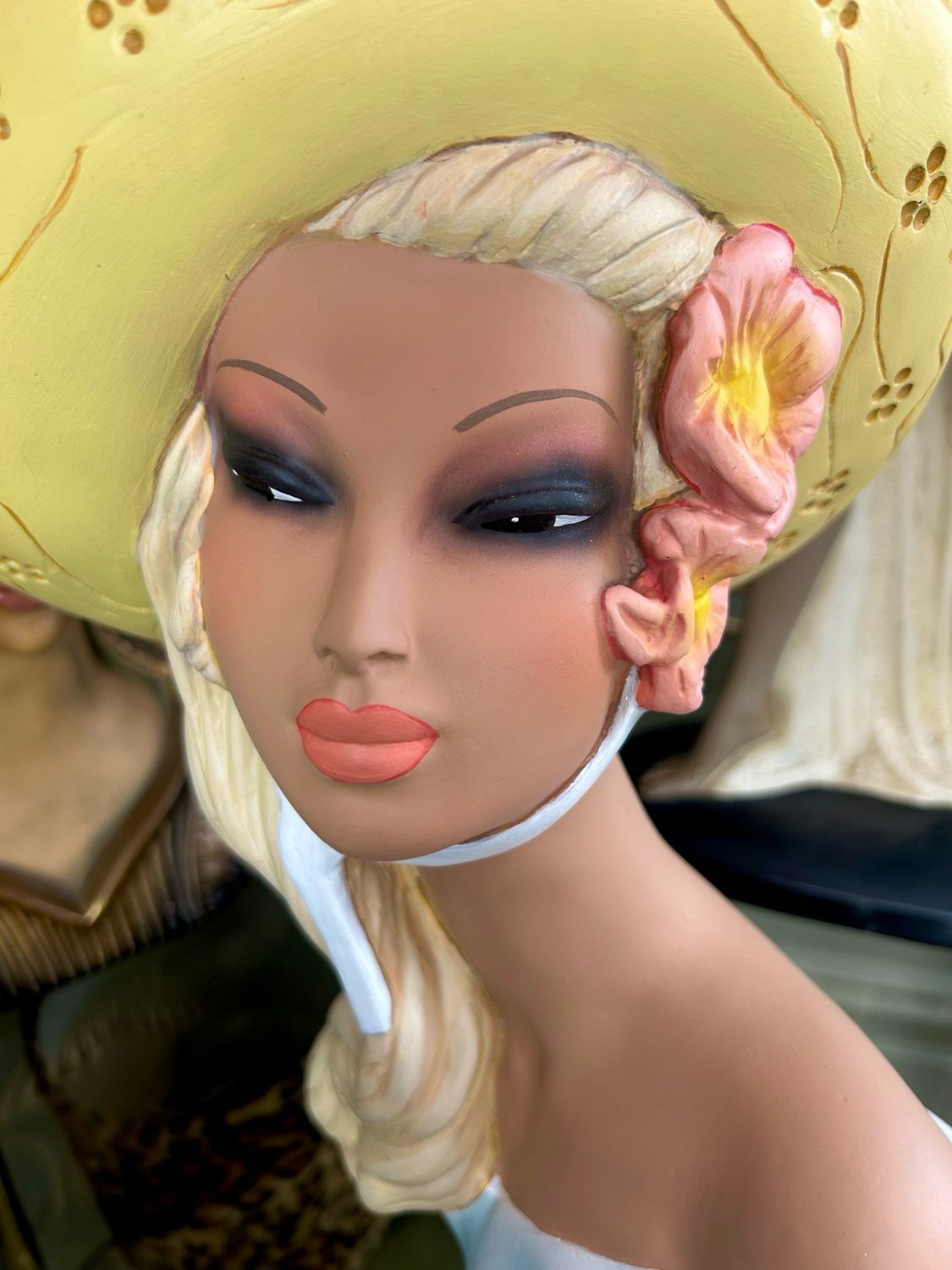 Mid Century 1960’s Sassy Side Eye Chalkware Lady Lamp By Girolami & Barsetti Reg 903431 Mid Century 1960’s Sassy Side Eye Chalkware Lady Lamp By Girolami & Barsetti Reg 903431