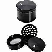 GRINDER BLACK LEAF
