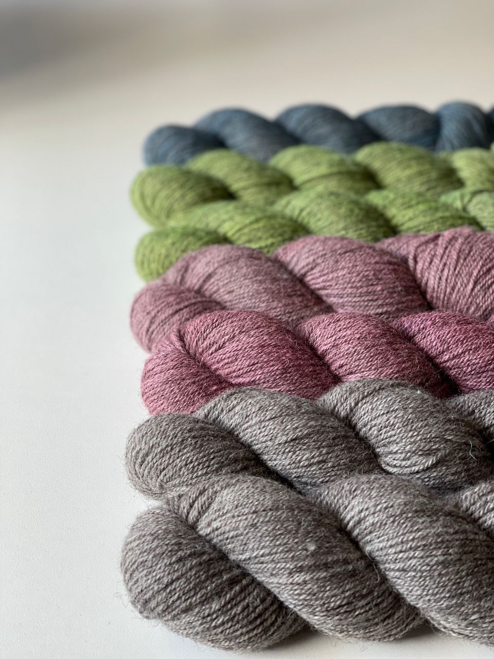 700g Finster Worsted, John Arbon, 200m/100g