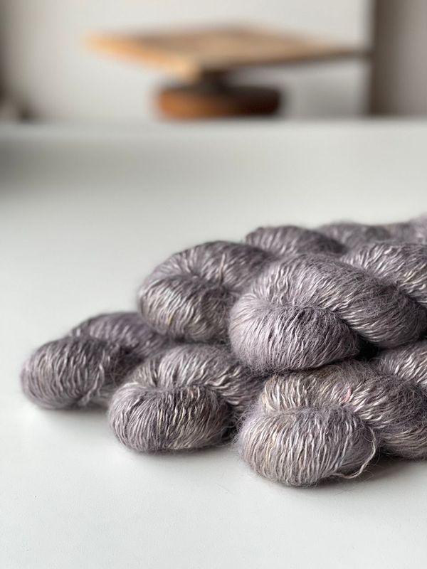500g Junges Suri Alpaka mit Minipli 500g Junges Suri Alpaka mit Minipli