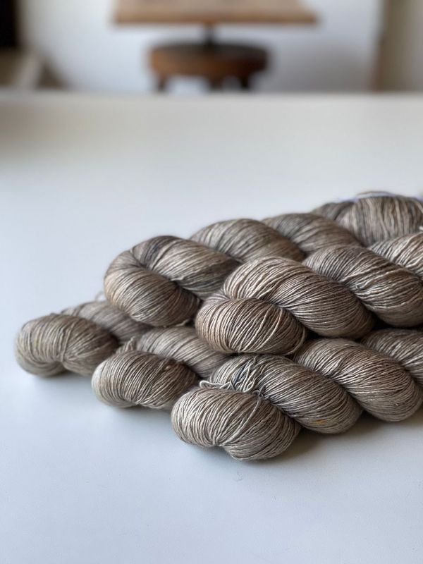 500g Trallafitti mit Seide, Single Garn, 400/100g 500g Trallafitti mit Seide, Single Garn, 400/100g
