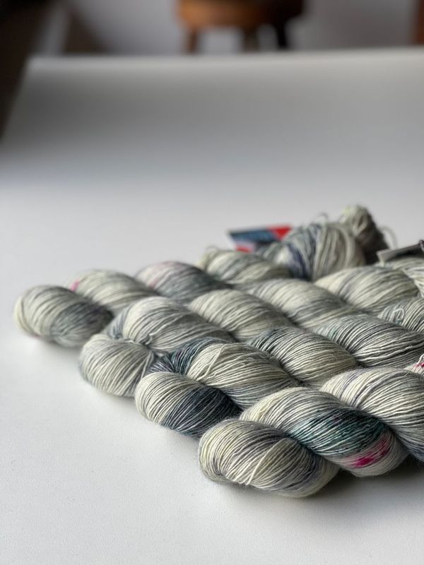 400g Trallafitti BlauGesicht, Single Garn, 400m/100g 400g Trallafitti BlauGesicht, Single Garn, 400m/100g