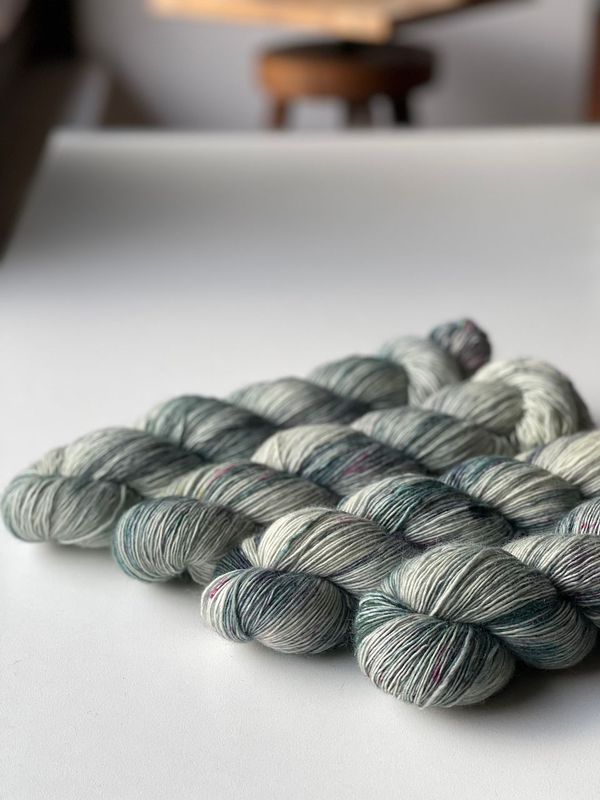 400g Trallafitti BlauGesicht, Single Garn, 400m/100g 400g Trallafitti BlauGesicht, Single Garn, 400m/100g