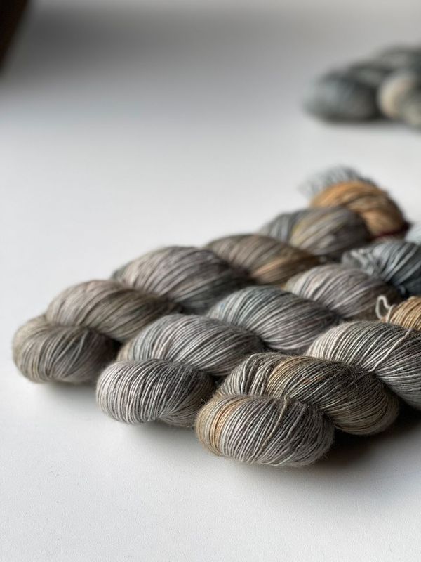 300g Trallafitti BlauGesicht, Single Garn, 400m/100g 300g Trallafitti BlauGesicht, Single Garn, 400m/100g