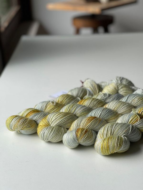 400g Trallafitti mit Seide, Single Garn, 400/100g 400g Trallafitti mit Seide, Single Garn, 400/100g