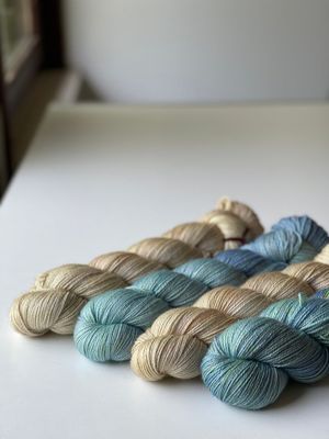 400g  BlauGesicht LUXUS, edles BFL-Seide-Kaschmir-Garn 400m/100g