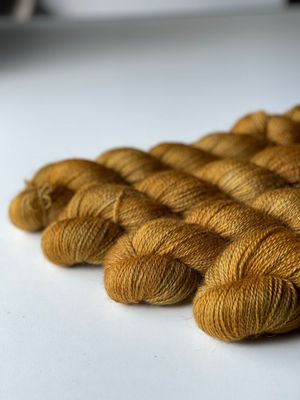 NEUES GARN: 400g Corriedale/Gotland 4Ply NEUES GARN: 400g Corriedale/Gotland 4Ply
