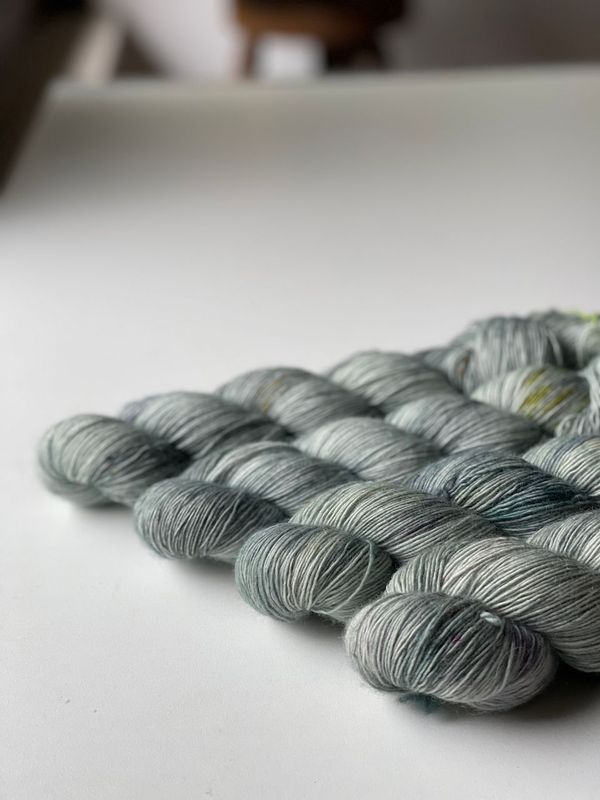 400g Trallafitti BlauGesicht, Single Garn, 400m/100g 400g Trallafitti BlauGesicht, Single Garn, 400m/100g