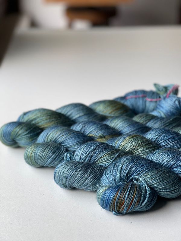 400g BlauGesicht vielseidig, 400m/100g 400g BlauGesicht vielseidig, 400m/100g