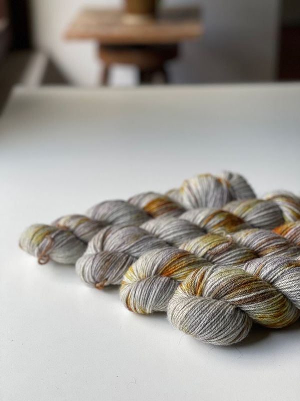 NEUES GARN: 400g Corriedale/Gotland DK