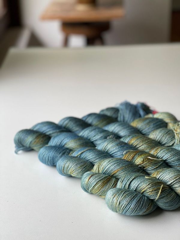 Leichter Farbverlauf: 500g BlauGesicht vielseidig, 400m/100g Leichter Farbverlauf: 500g BlauGesicht vielseidig, 400m/100g