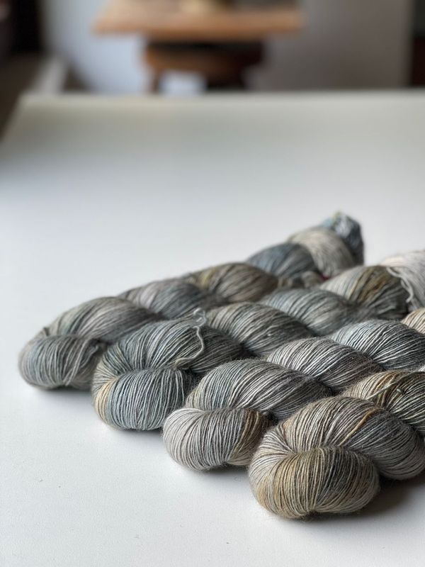 400g Trallafitti BlauGesicht, Single Garn, 400m/100g 400g Trallafitti BlauGesicht, Single Garn, 400m/100g