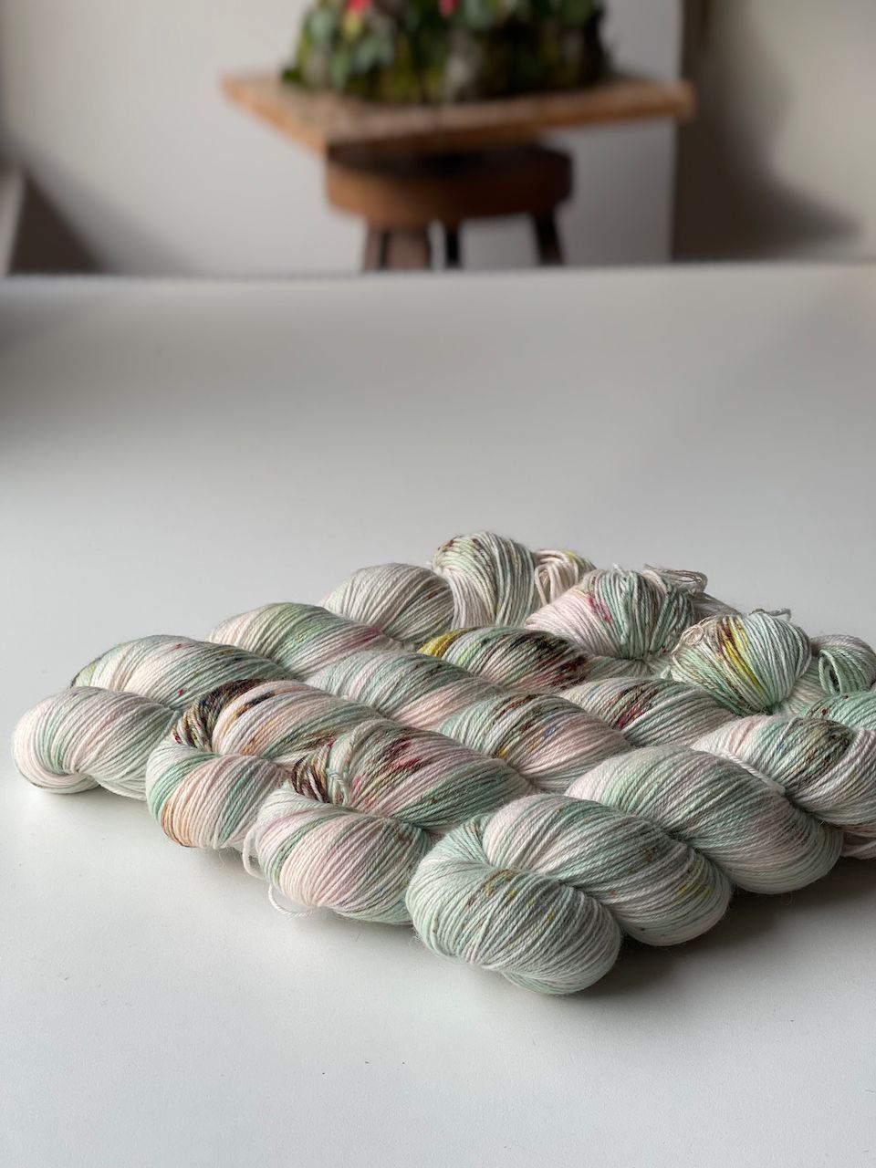 NEUES GARN: 400g Bluefaced/Corriedale bei Fuß! 400m/100g