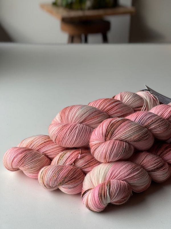 NEUES GARN: 500g Bluefaced/Corriedale bei Fuß! 400m/100g