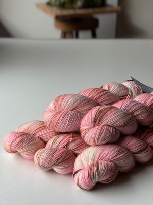 NEUES GARN: 500g Bluefaced/Corriedale bei Fuß! 400m/100g