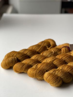 NEUES GARN: 400g Corriedale/Gotland 4Ply NEUES GARN: 400g Corriedale/Gotland 4Ply