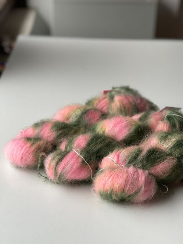 300g Kuschelmonster, 200m/100g 300g Kuschelmonster, 200m/100g