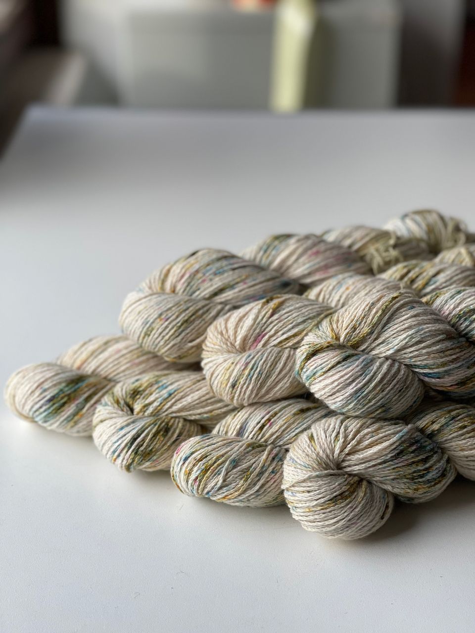 edle Rarität: 700g reines fettes Kaschmirgarn, 190m/100g,