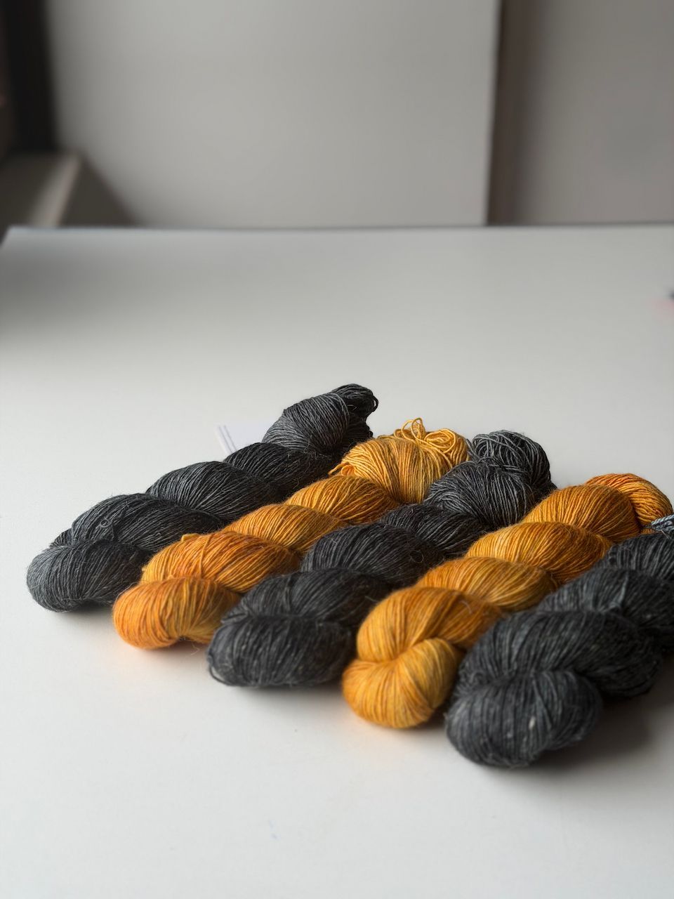 Für einen größeren Renaissance Sweater: 500g Trallafitti Leinen