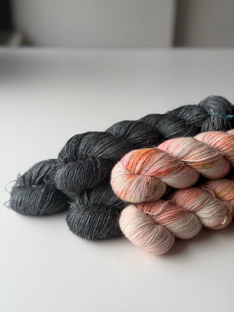 Für einen größeren Renaissance Sweater: 500g Trallafitti Leinen