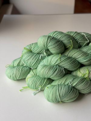 6 x 115g GEMÜTLICH, weiches, knuffiges Merino ,High Twist, 162m/100g