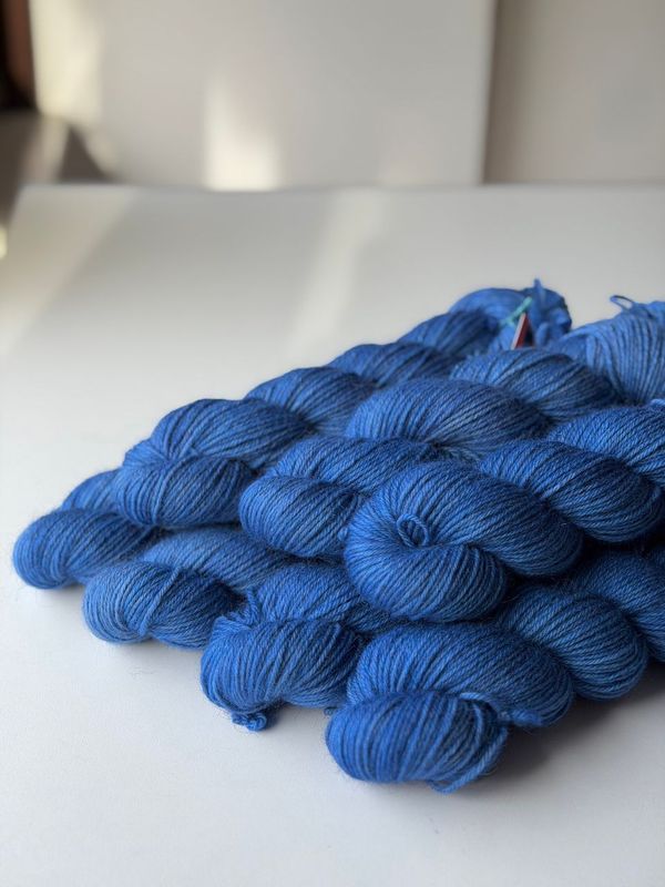 NEUES GARN: 700g Corriedale/Gotland DK