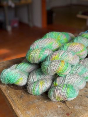 Neu: 500g Ethel DK, John Arbon, 233m/100g Neu: 500g Ethel DK, John Arbon, 233m/100g