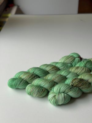 300g Merino LUXUS, edles Merino-Seide-Kaschmir-Garn, 400m/100g 300g Merino LUXUS, edles Merino-Seide-Kaschmir-Garn, 400m/100g