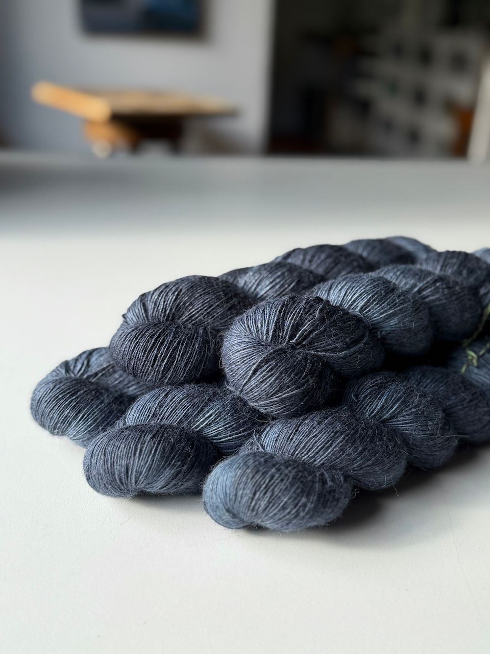5 x 115g = 575g TRALLAFITTI plü handgefärbtes Merino, Baby Alpaka, Seide Single Garn, 400m/100g 5 x 115g = 575g TRALLAFITTI plü handgefärbtes Merino, Baby Alpaka, Seide Single Garn, 400m/100g