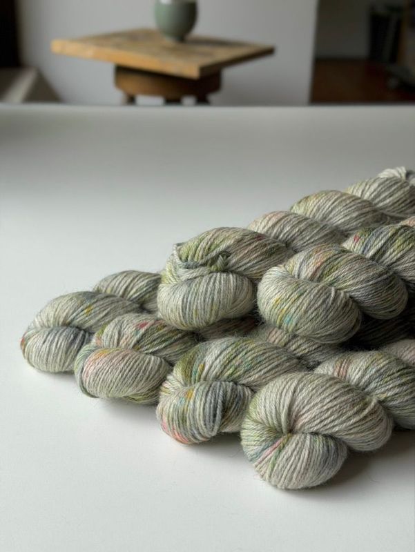 NEUES GARN: 600g Corriedale/Gotland DK NEUES GARN: 600g Corriedale/Gotland DK