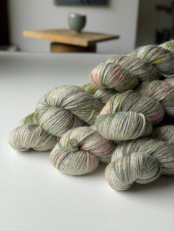 NEUES GARN: 600g Corriedale/Gotland DK NEUES GARN: 600g Corriedale/Gotland DK