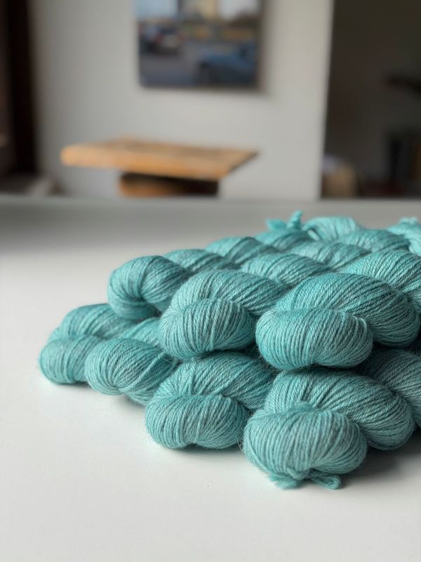 NEUES GARN: 700g Corriedale/Gotland DK NEUES GARN: 700g Corriedale/Gotland DK