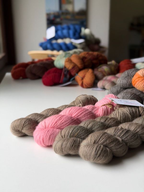 400g für kleinere Größen der Solveig Vest von Elenor Mortensen 400g für kleinere Größen der Solveig Vest von Elenor Mortensen