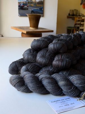 100g Trallafitti mit Seide, Single Garn, 400m/100g