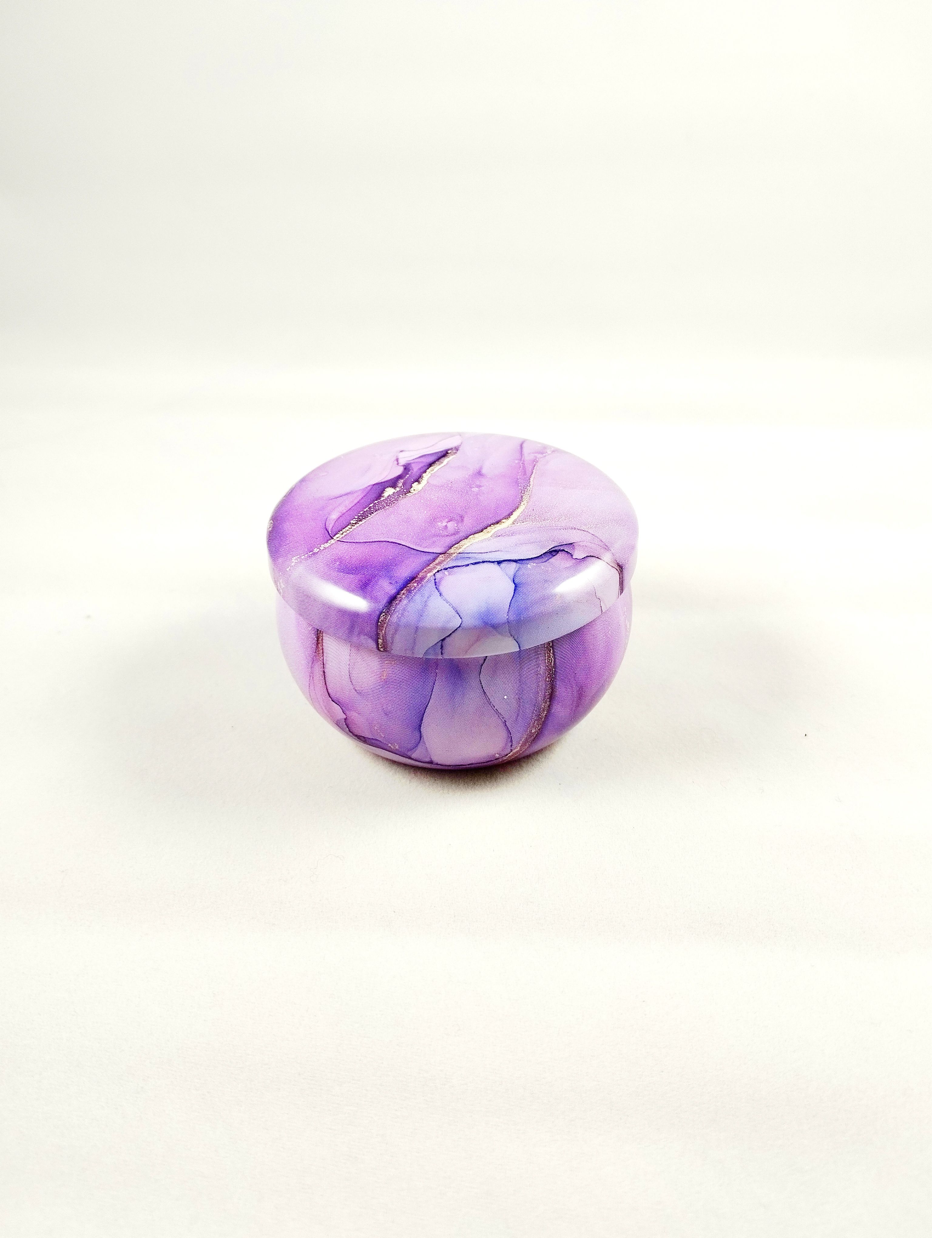 Kerze in der Dose lila