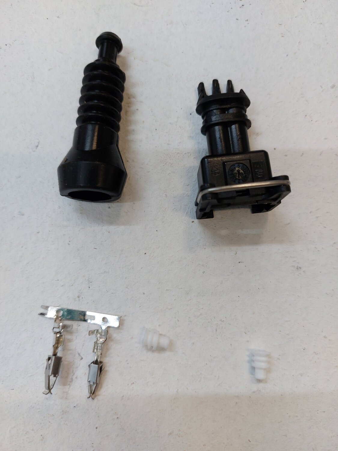 VX220 bosch fuel injector wiring plug
