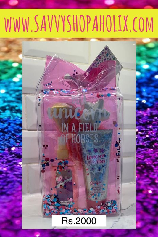 6-Piece Rainbow Vibes Bath Set Includes Lotion/shower gel And Bath Bombs