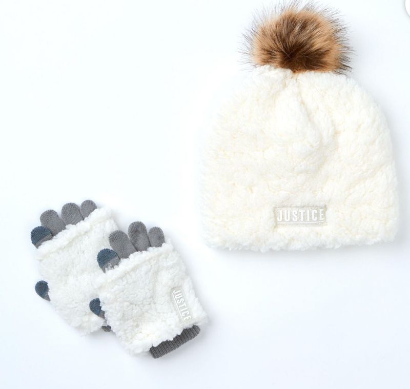 Plush beanie set By Justice