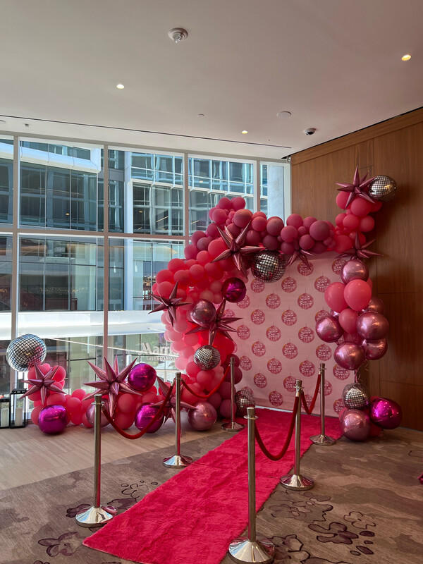 BALLOON GARLAND