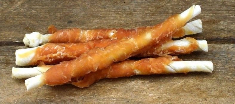 4x medium kauwstaaf met heerlijke omwikkelde kip 12cm - rawhide