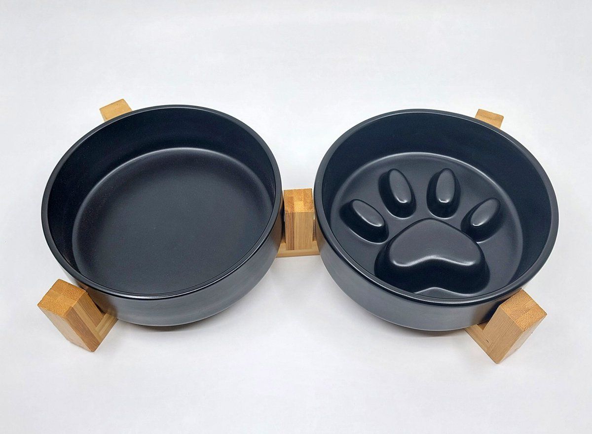 Deluxe set Keramiek voer&drinkbak met bamboe standaard 600cc zwart / black met geïntegreerde anti-schrokbak