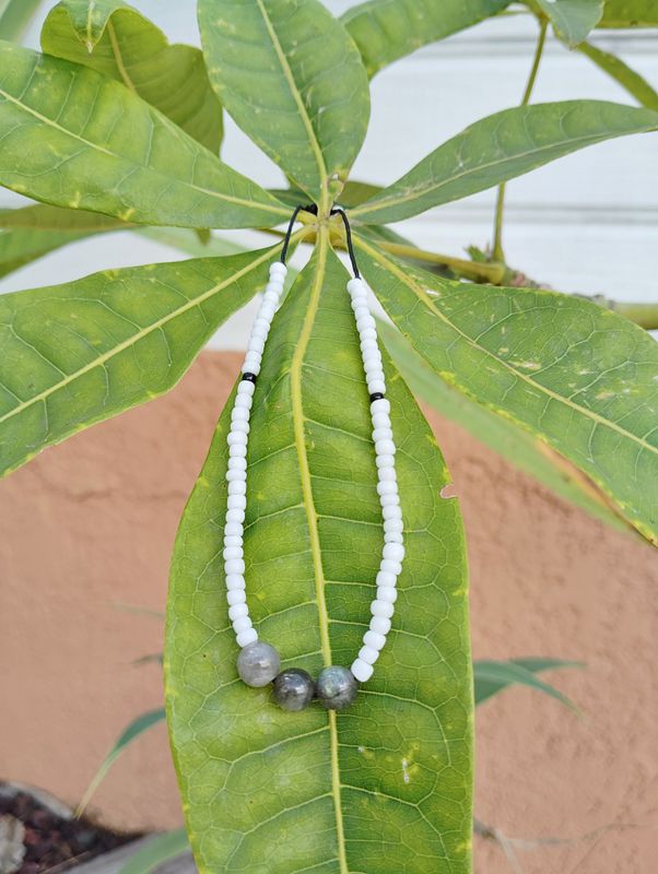 "Le Léger" en Labradorite et perles de rocaille