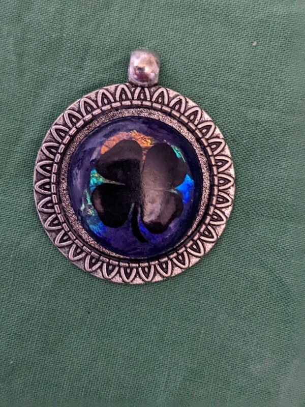 Tie-dye Pendant with 3-leaf clover decal