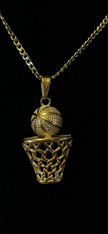 Cadena Y Canasto Con Bola De Baloncesto