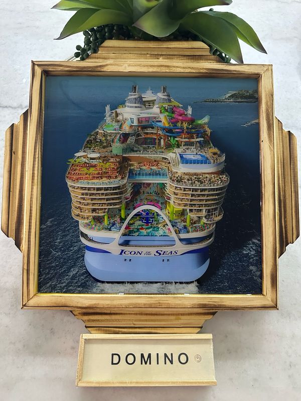 Tope De Domino De El Crucero Mas Grande De El Mundo ( Icon Of The Seas )