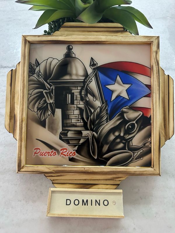 Tope De Domino (Made In PR)                  Garita, Bandera Y Coquí Taíno