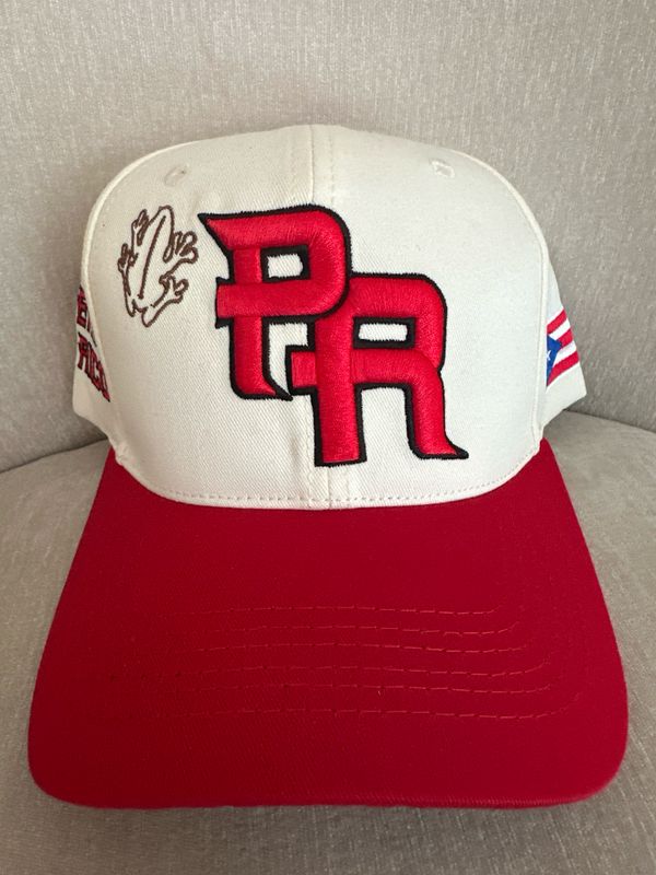 Gorra PR Roja Y Crema Coquí Bordado (Ajustable)