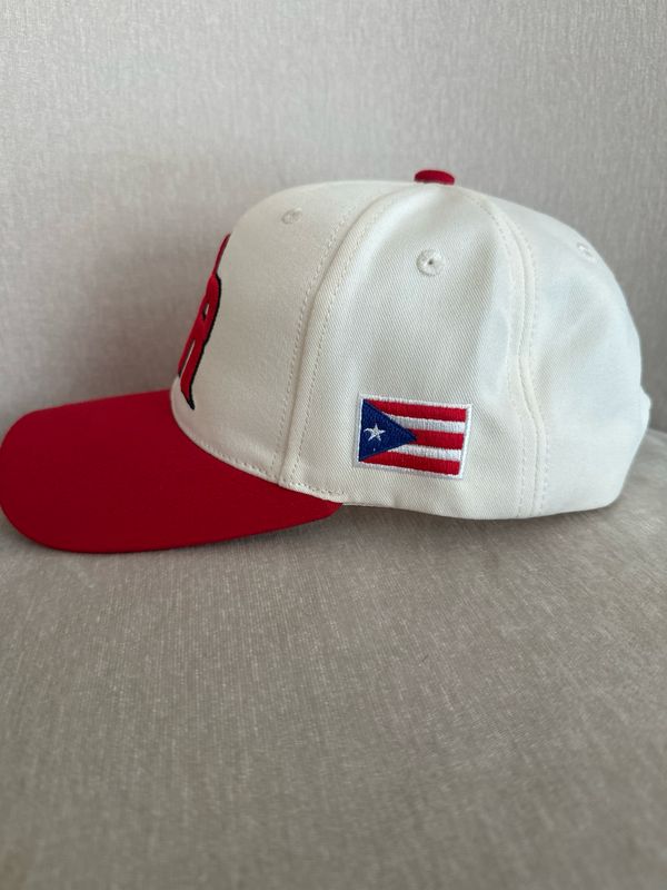 Gorra PR Roja Y Crema Coquí Bordado (Ajustable)