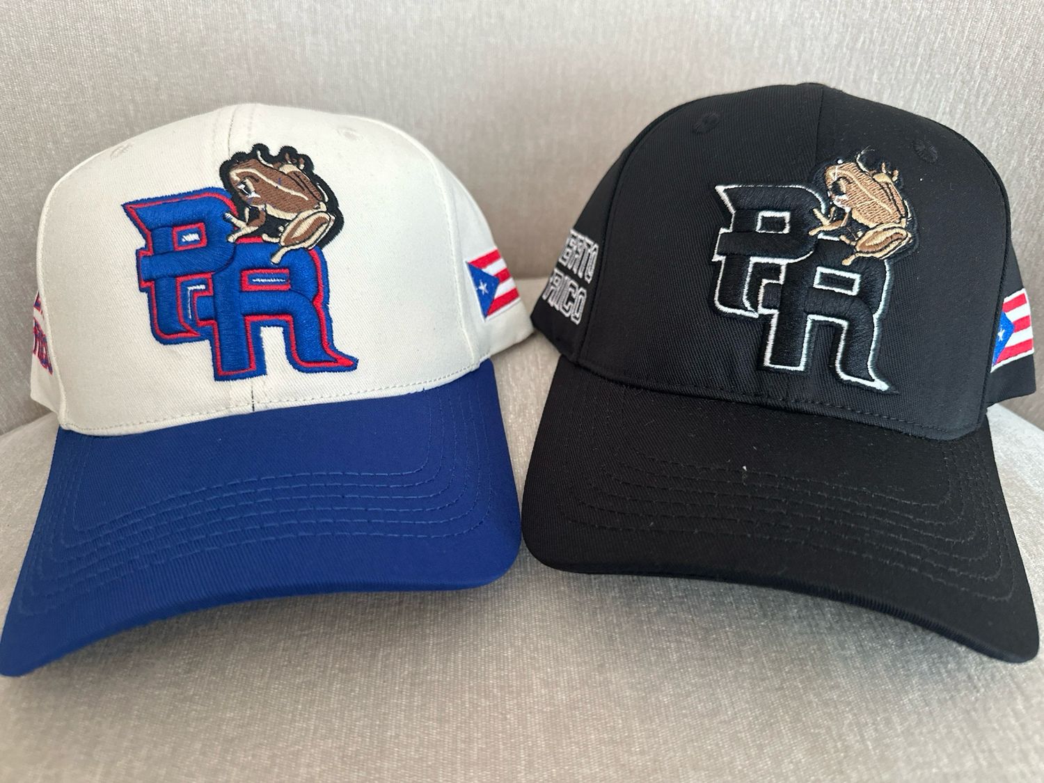 Gorra PR Coquí Relieve (Ajustable)